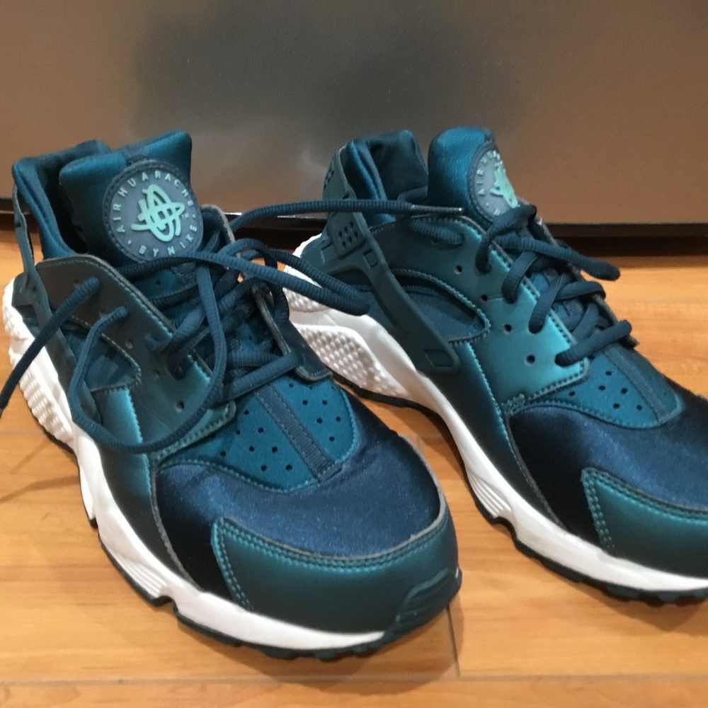 Nike huarache size 9.5 womens